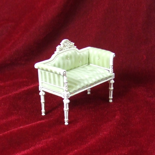 8002-07 WHITE ROSE MARIE FRENCH STYLE BENCH 1:12